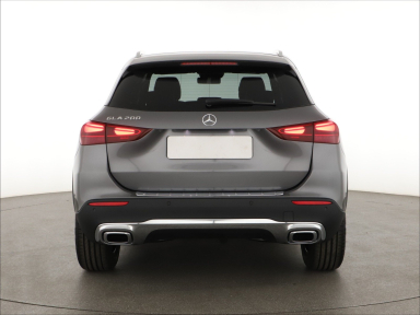 Mercedes-Benz GLA - 2024