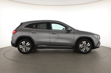 Mercedes-Benz GLA - 2024