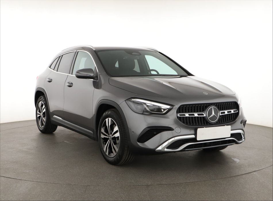 Mercedes-Benz GLA - 2024
