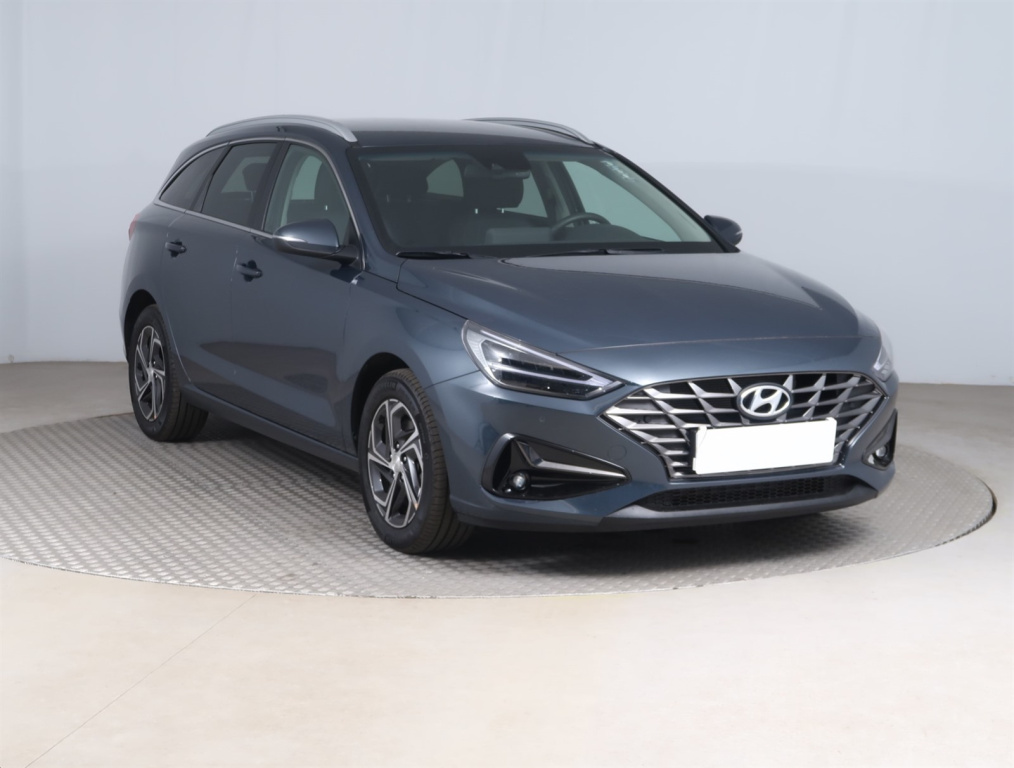 Hyundai i30, 2023, 1.0 T-GDI, 88kW