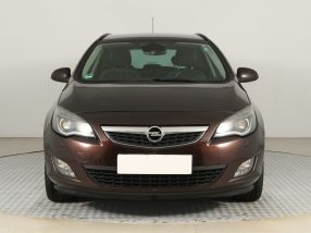 Opel Astra - 2012