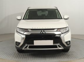 Mitsubishi Outlander - 2020