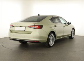 Škoda Superb - 2024