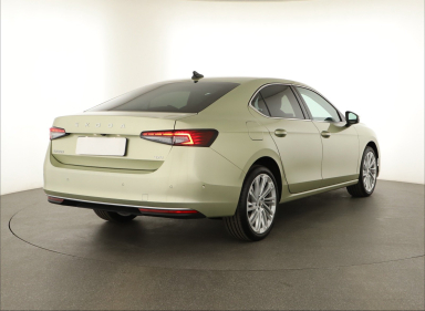 Škoda Superb - 2024
