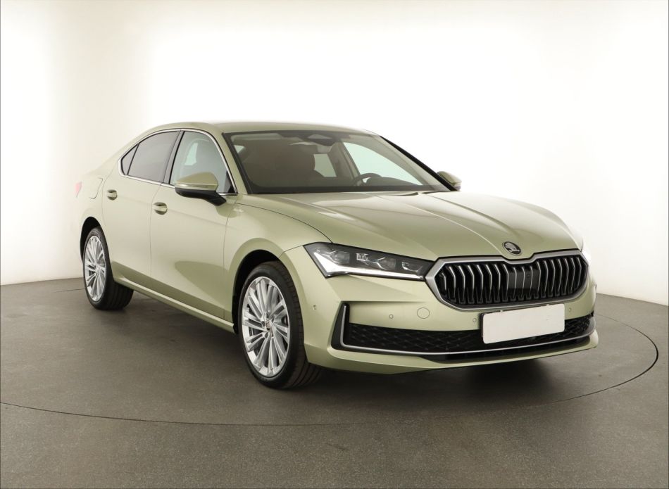 Škoda Superb - 2024