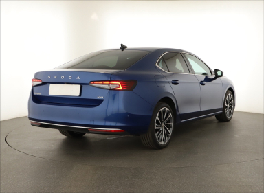 Škoda Superb - 2024