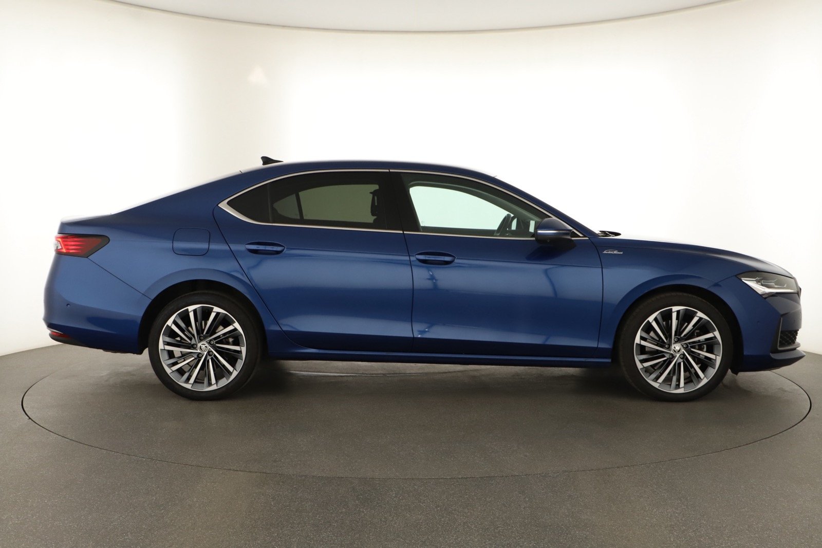 Škoda Superb - 2024