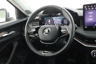 Škoda Superb - 2024
