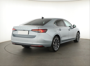 Škoda Superb - 2024