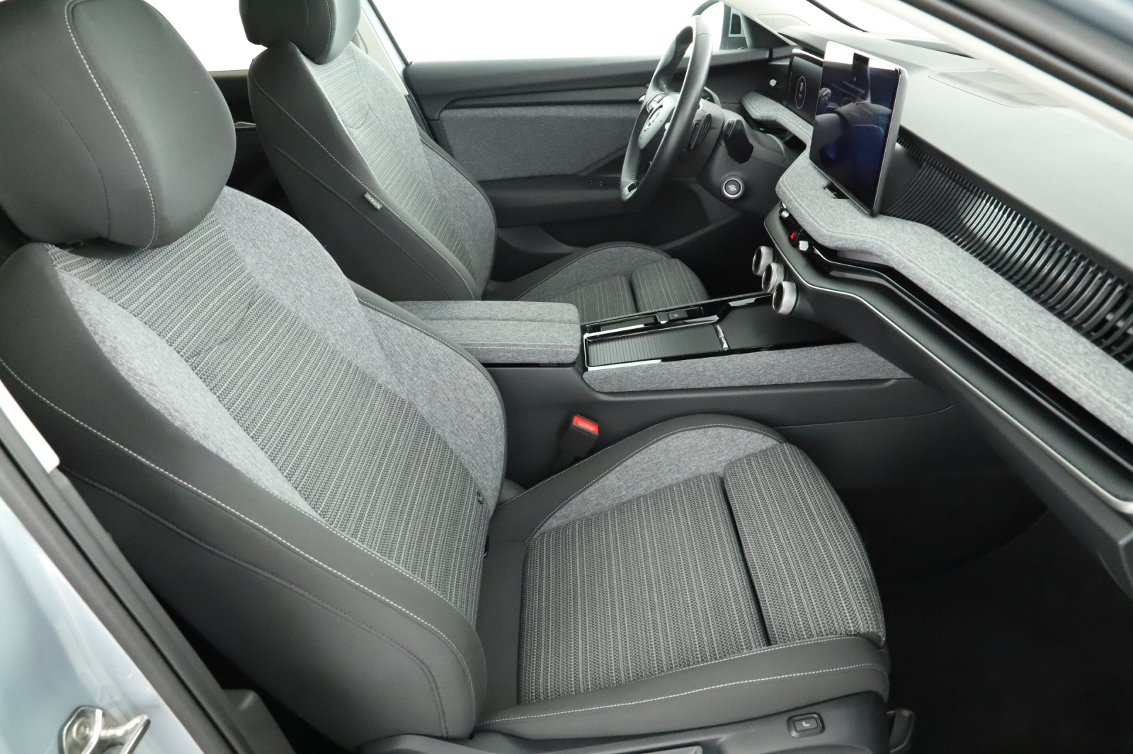 Škoda Superb - 2024