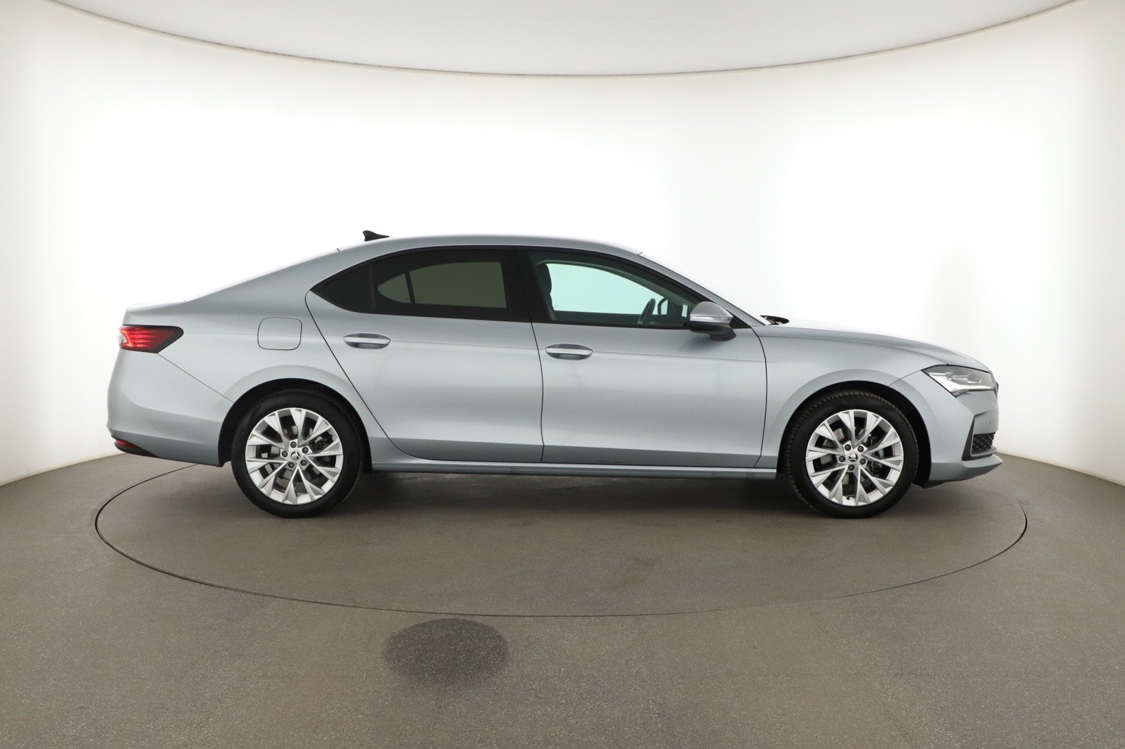 Škoda Superb - 2024