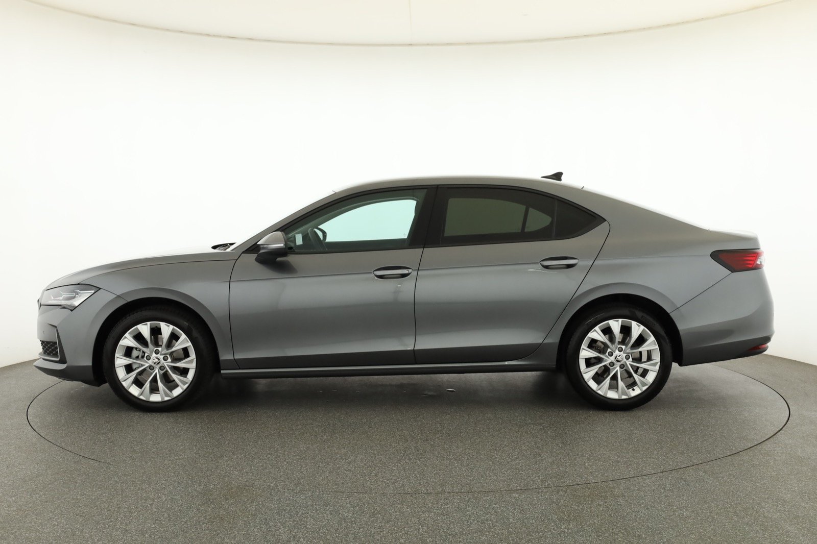 Škoda Superb - 2024