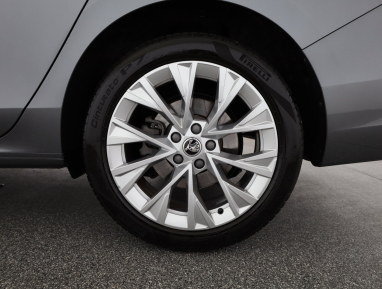 Škoda Superb - 2024
