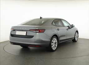 Škoda Superb - 2024