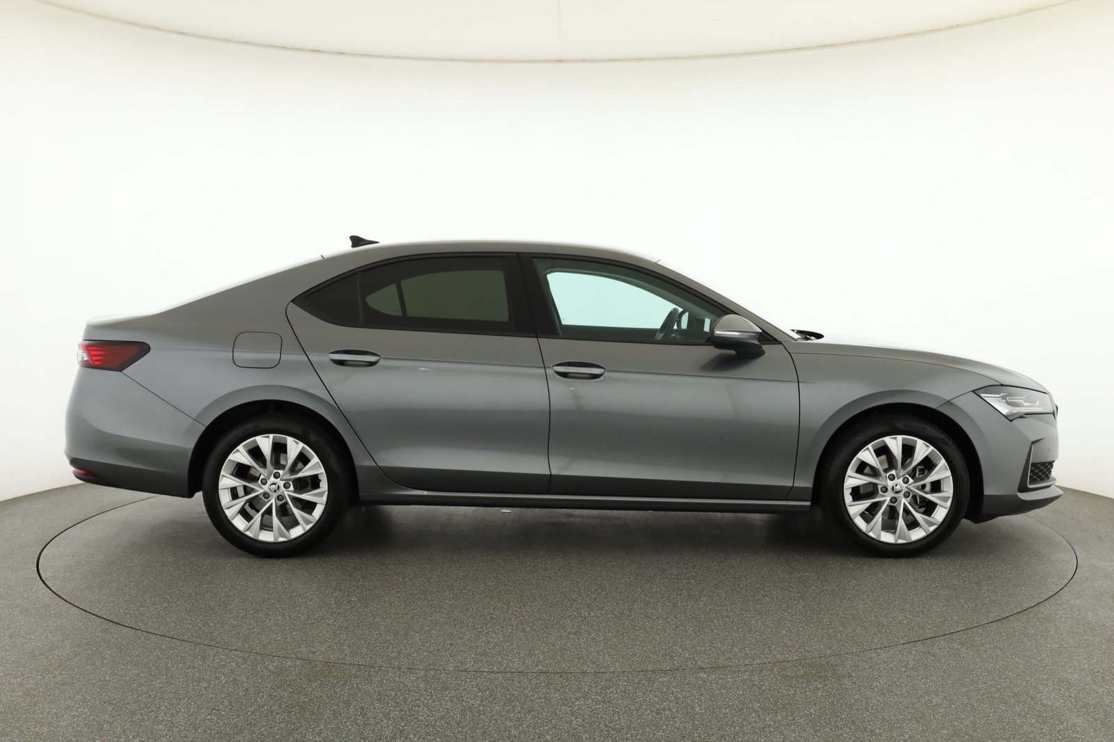 Škoda Superb - 2024