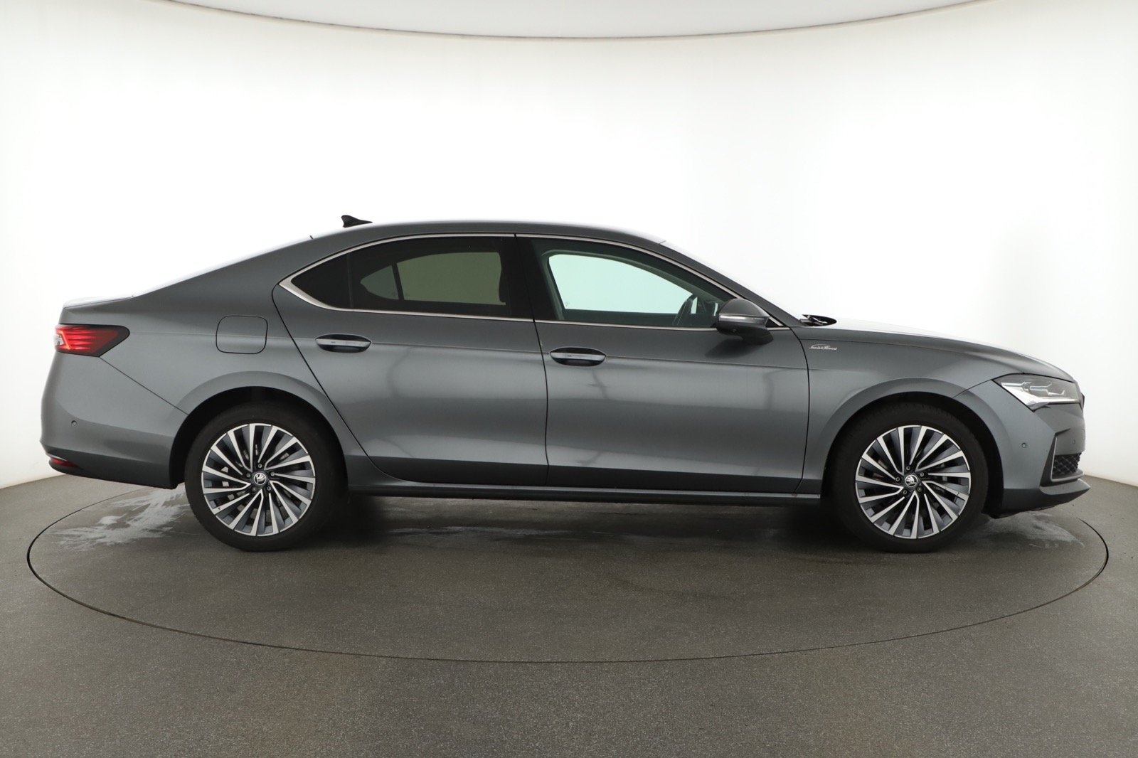 Škoda Superb - 2024