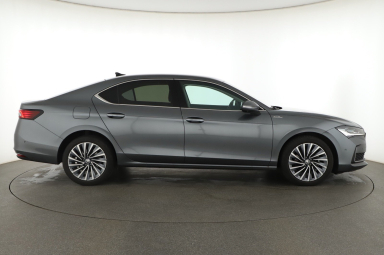 Škoda Superb - 2024