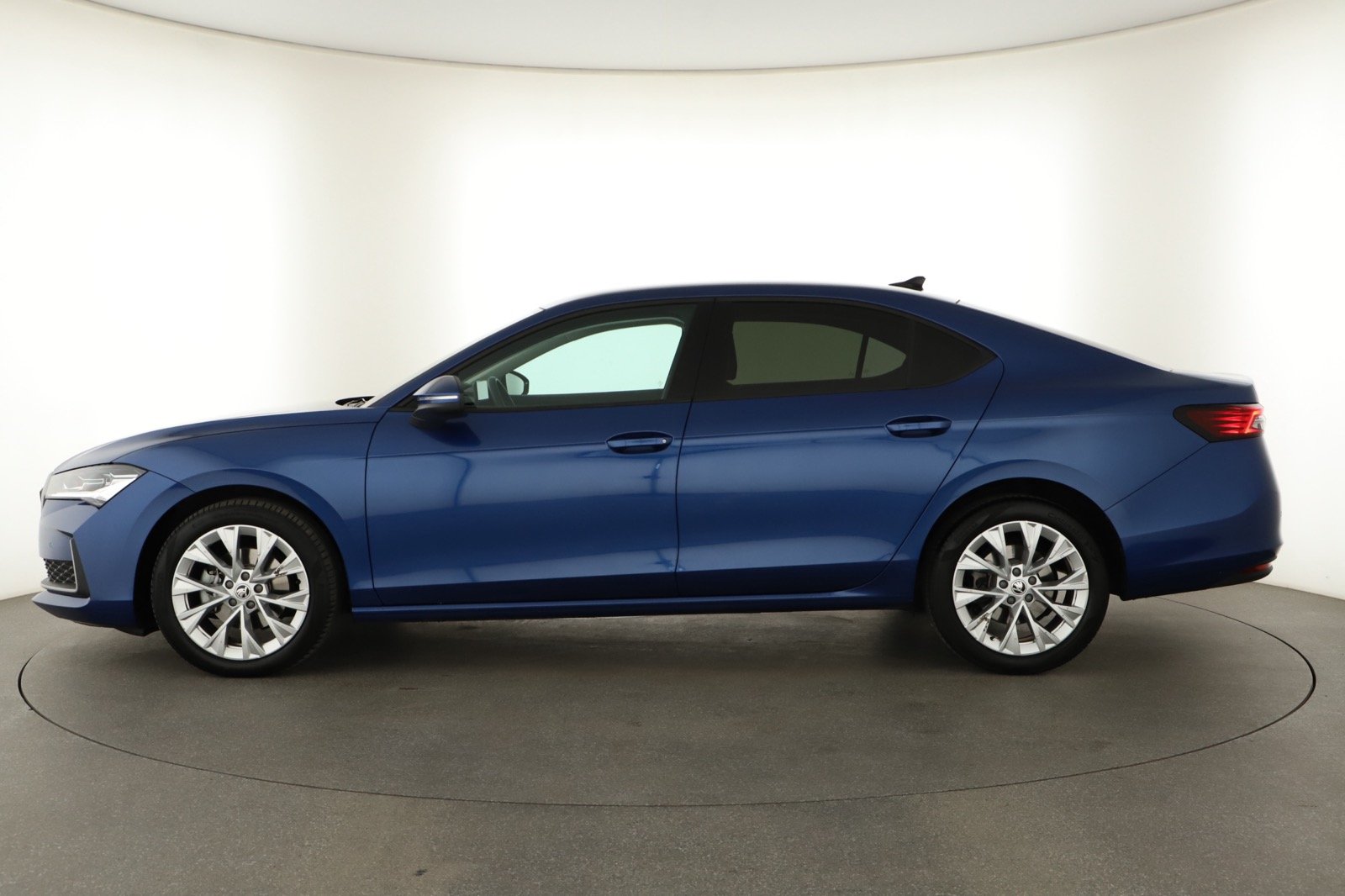 Škoda Superb - 2024