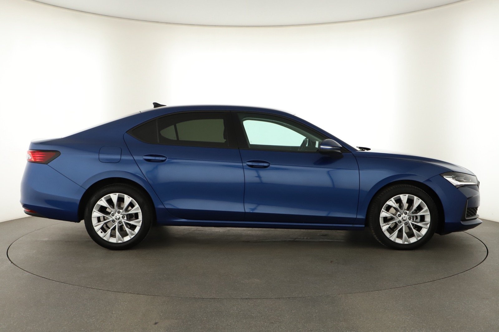 Škoda Superb - 2024