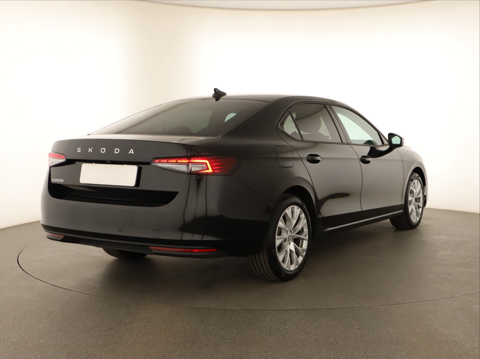 Škoda Superb - 2024