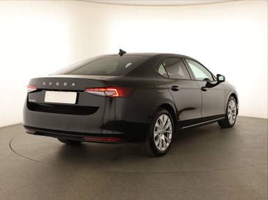 Škoda Superb - 2024