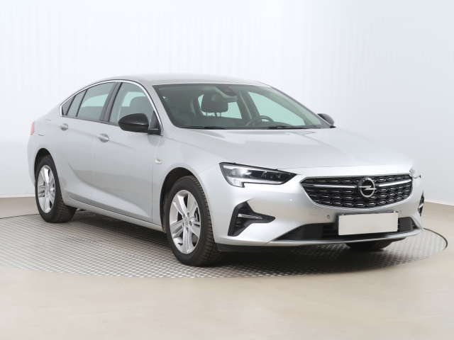 Opel Insignia 2022