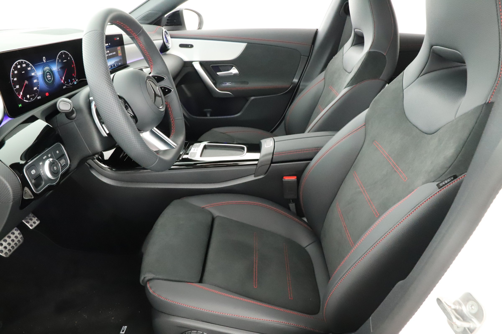 Mercedes-Benz CLA - 2024