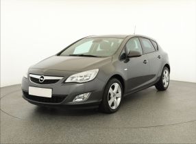 Opel Astra - 2011
