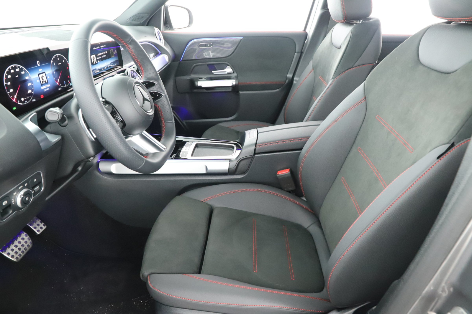 Mercedes-Benz GLB - 2024