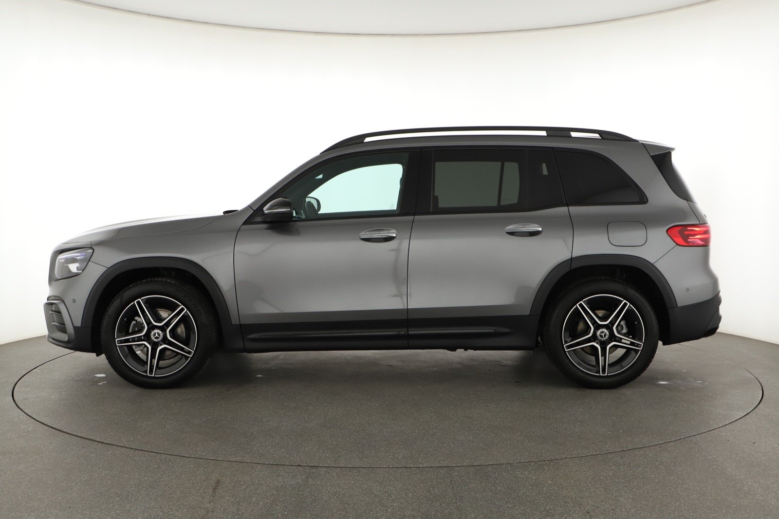 Mercedes-Benz GLB - 2024
