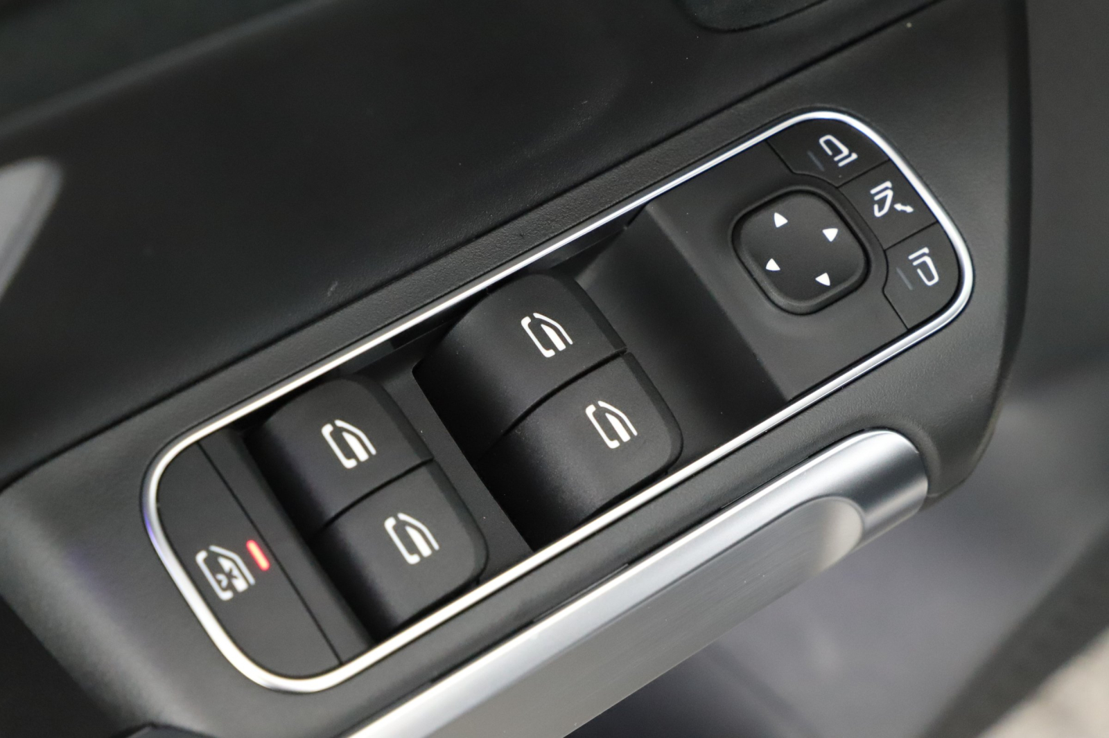 Mercedes-Benz GLB - 2024