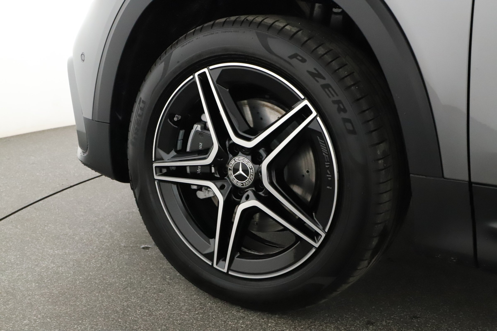 Mercedes-Benz GLB - 2024