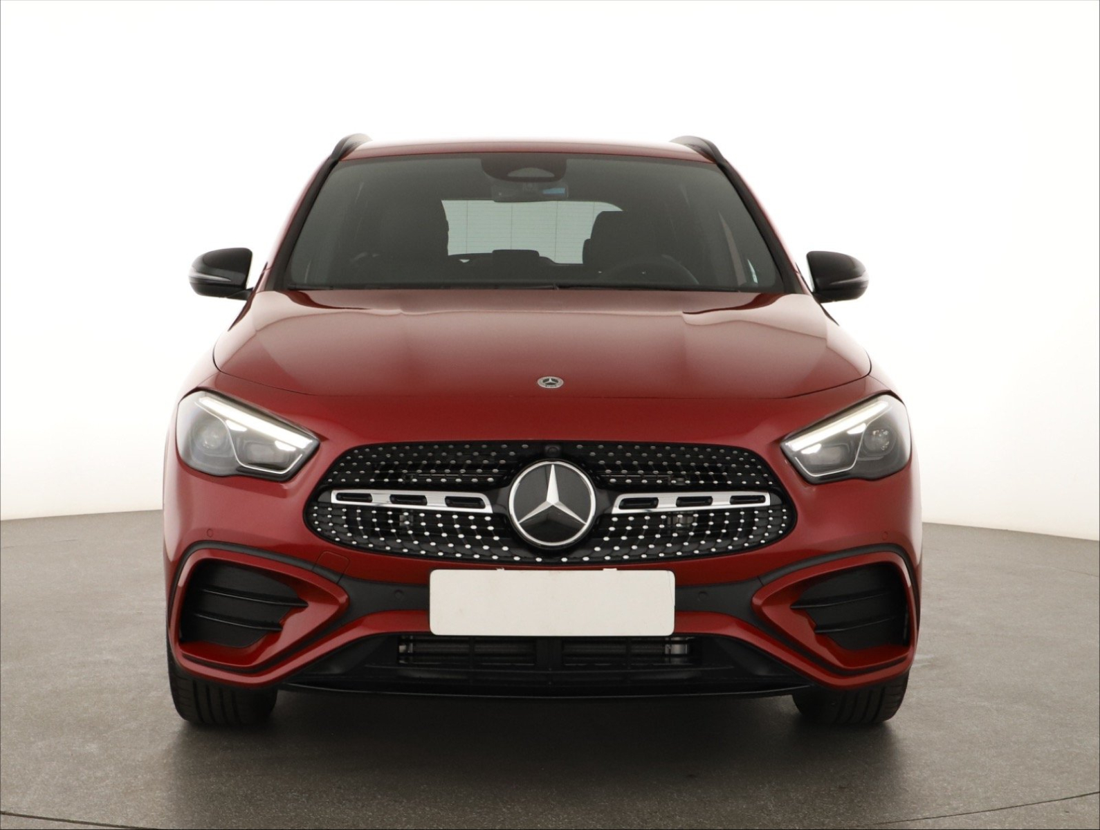Mercedes-Benz GLA - 2024