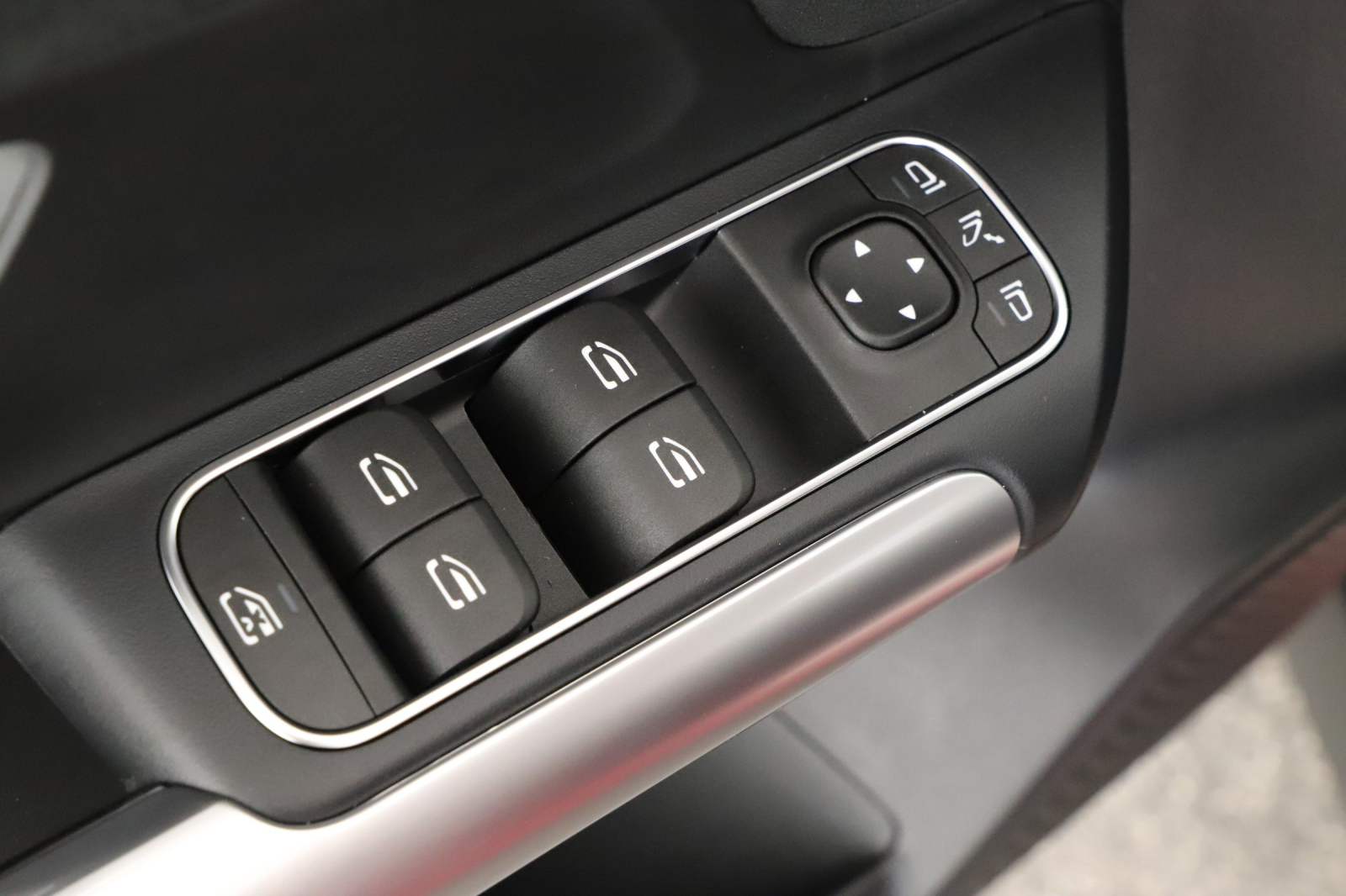 Mercedes-Benz GLA - 2024