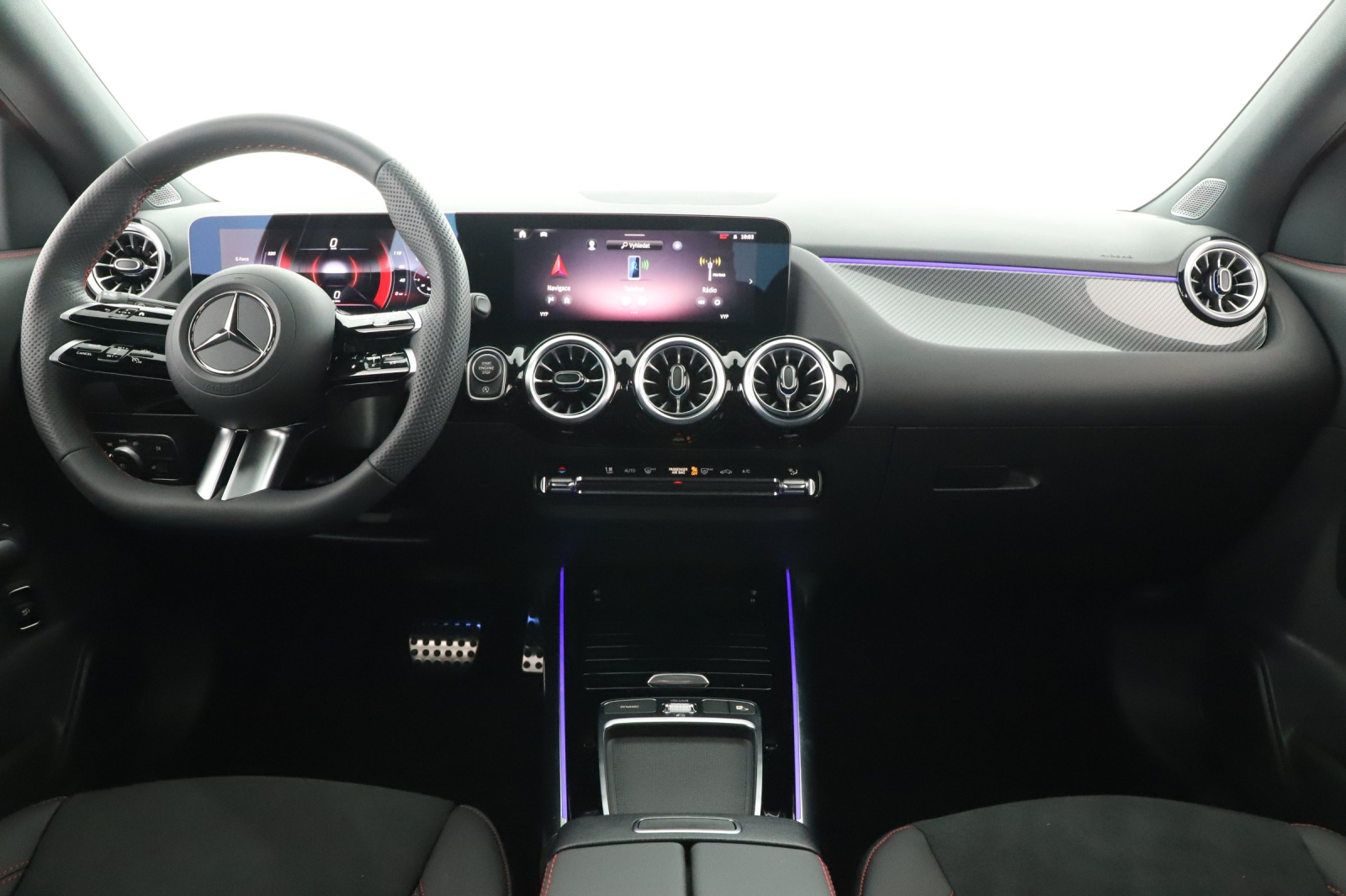 Mercedes-Benz GLA - 2024