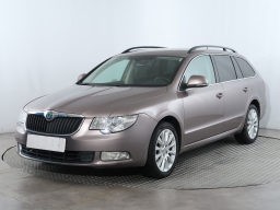 Škoda Superb 2011