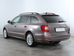 Škoda Superb 2011