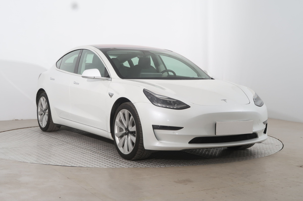 Tesla Model 3 Long Range 4WD 76kWh, 2019, Long Range 4WD 76kWh, 324kW, 4x4