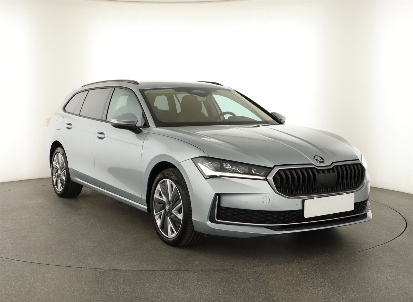 Škoda Superb - 2024