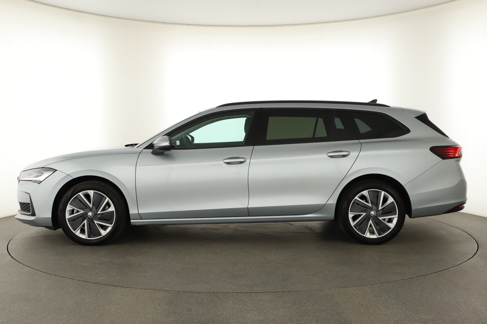 Škoda Superb - 2024
