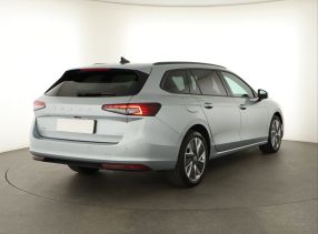 Škoda Superb - 2024