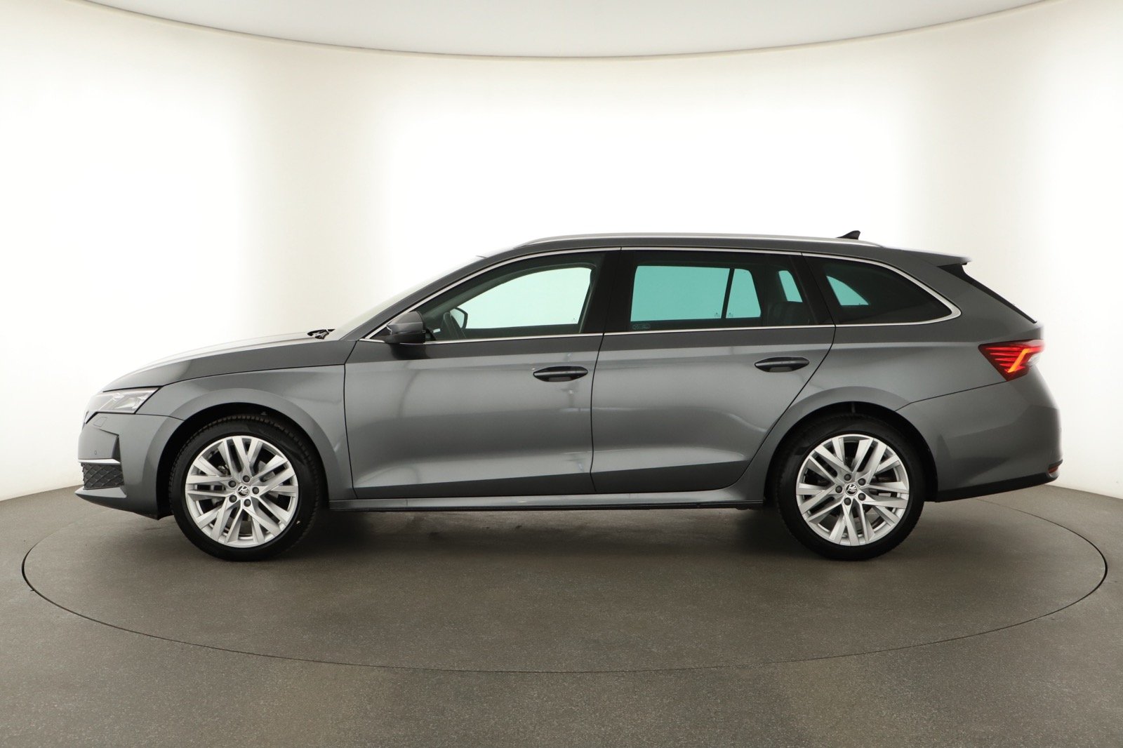 Škoda Octavia - 2024