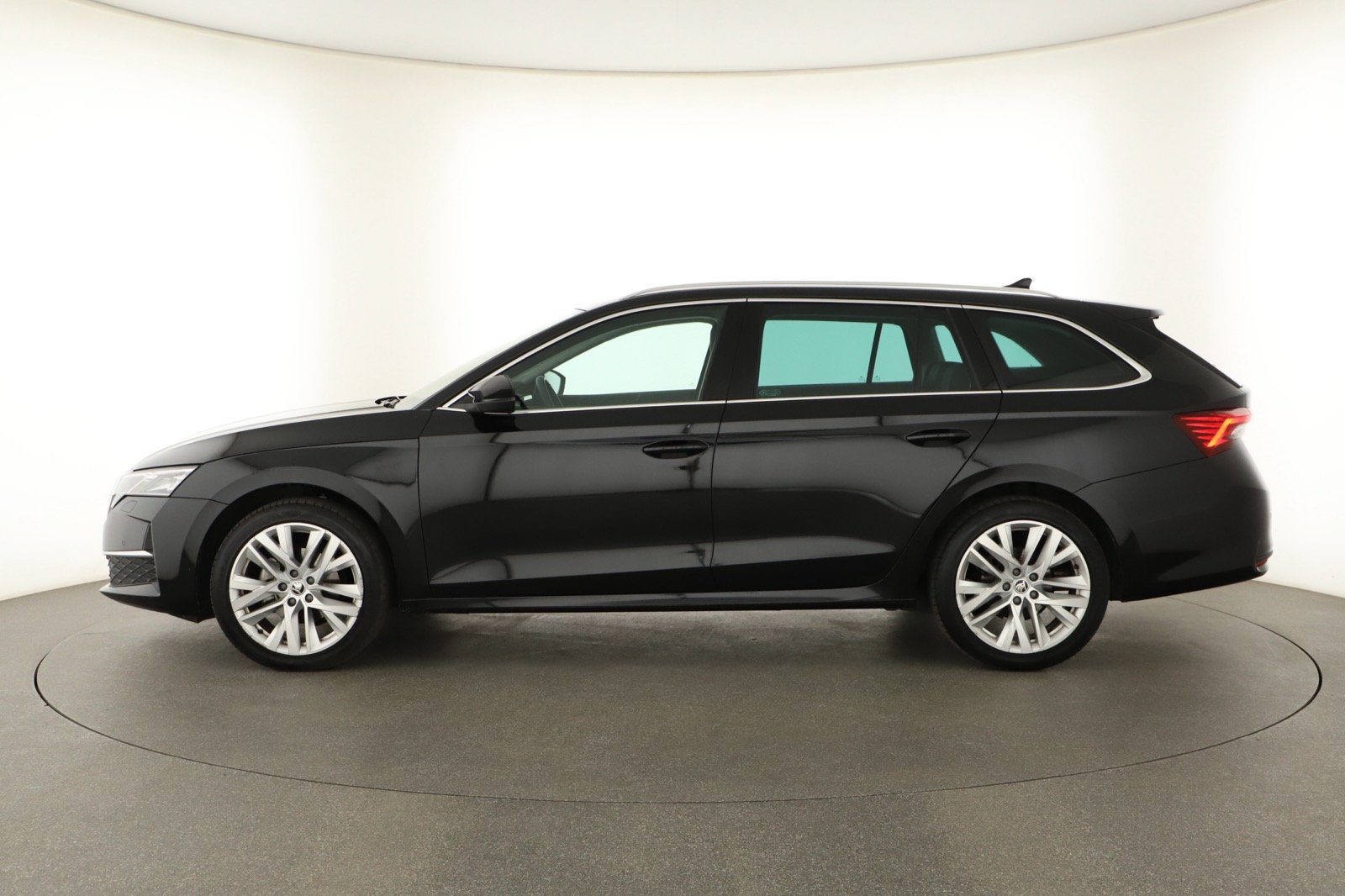 Škoda Octavia - 2024
