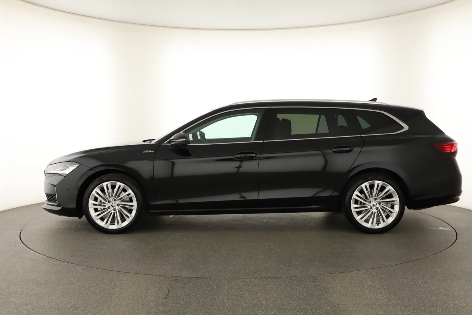 Škoda Superb - 2024