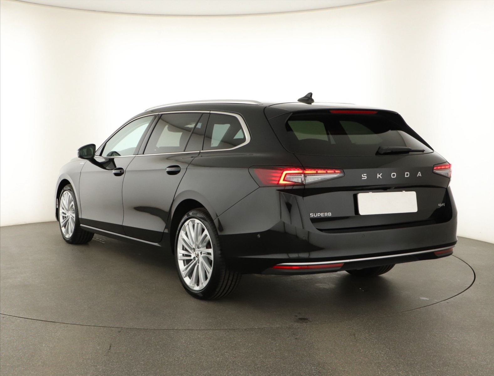 Škoda Superb - 2024