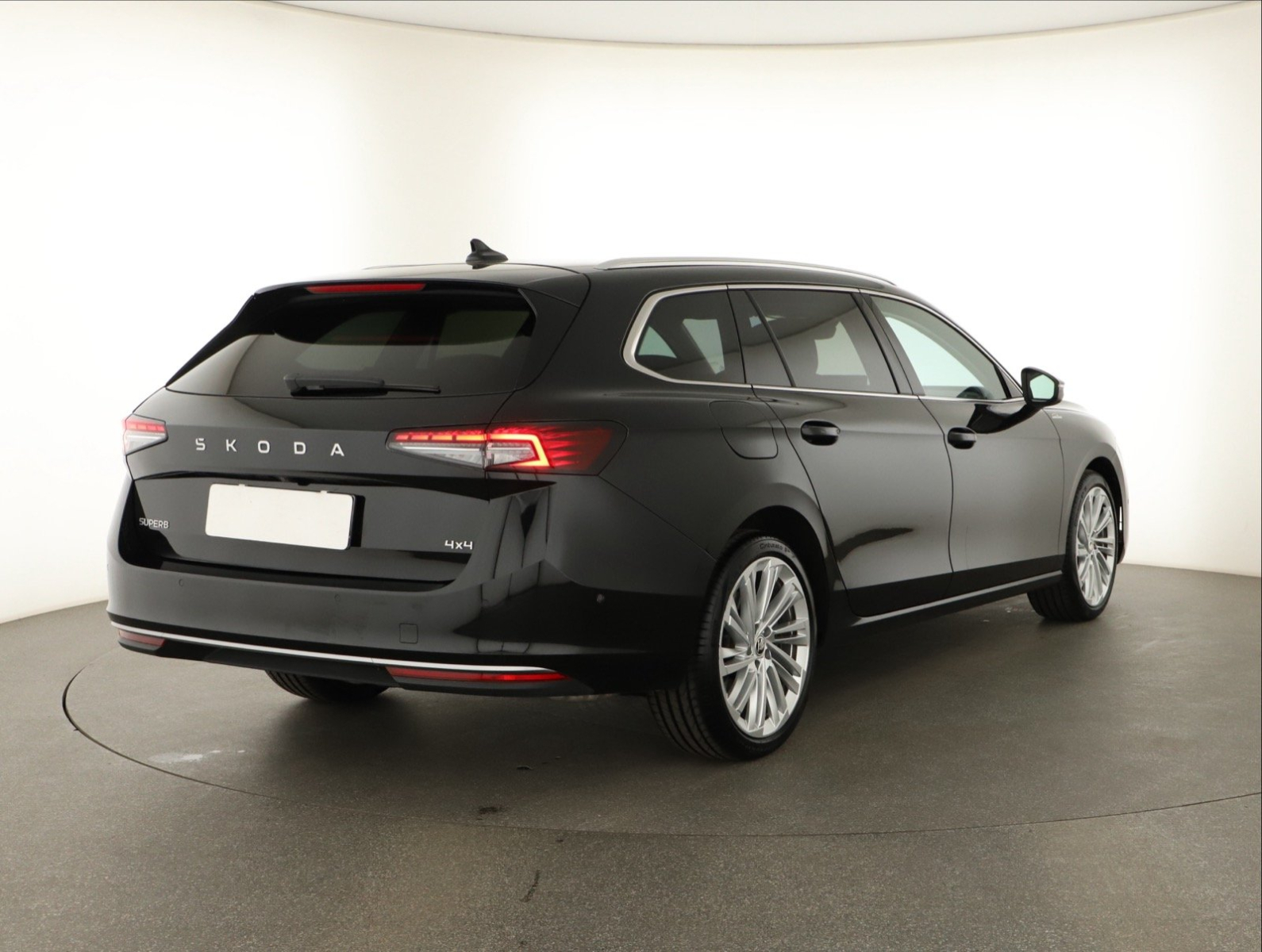 Škoda Superb - 2024