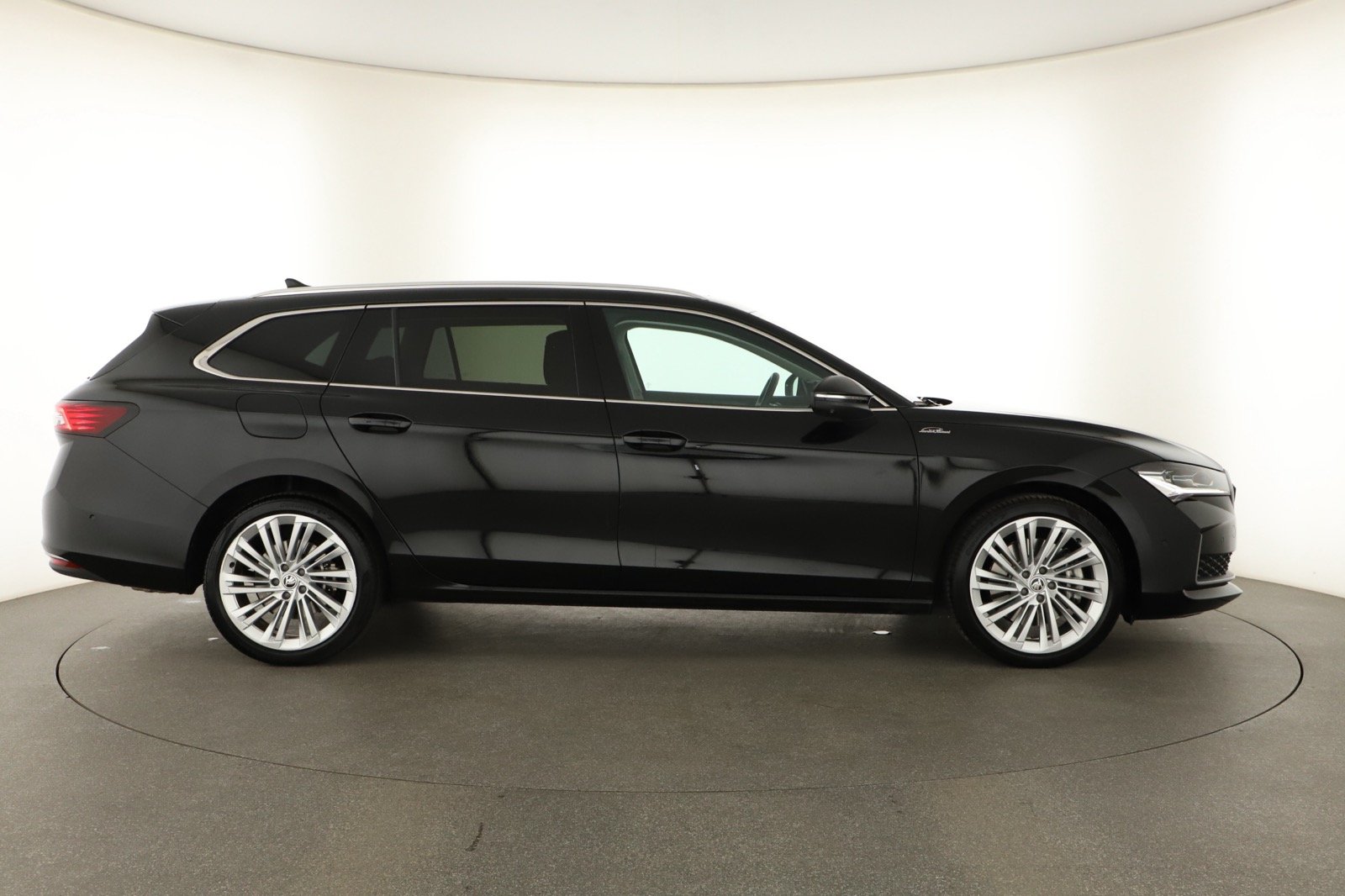 Škoda Superb - 2024