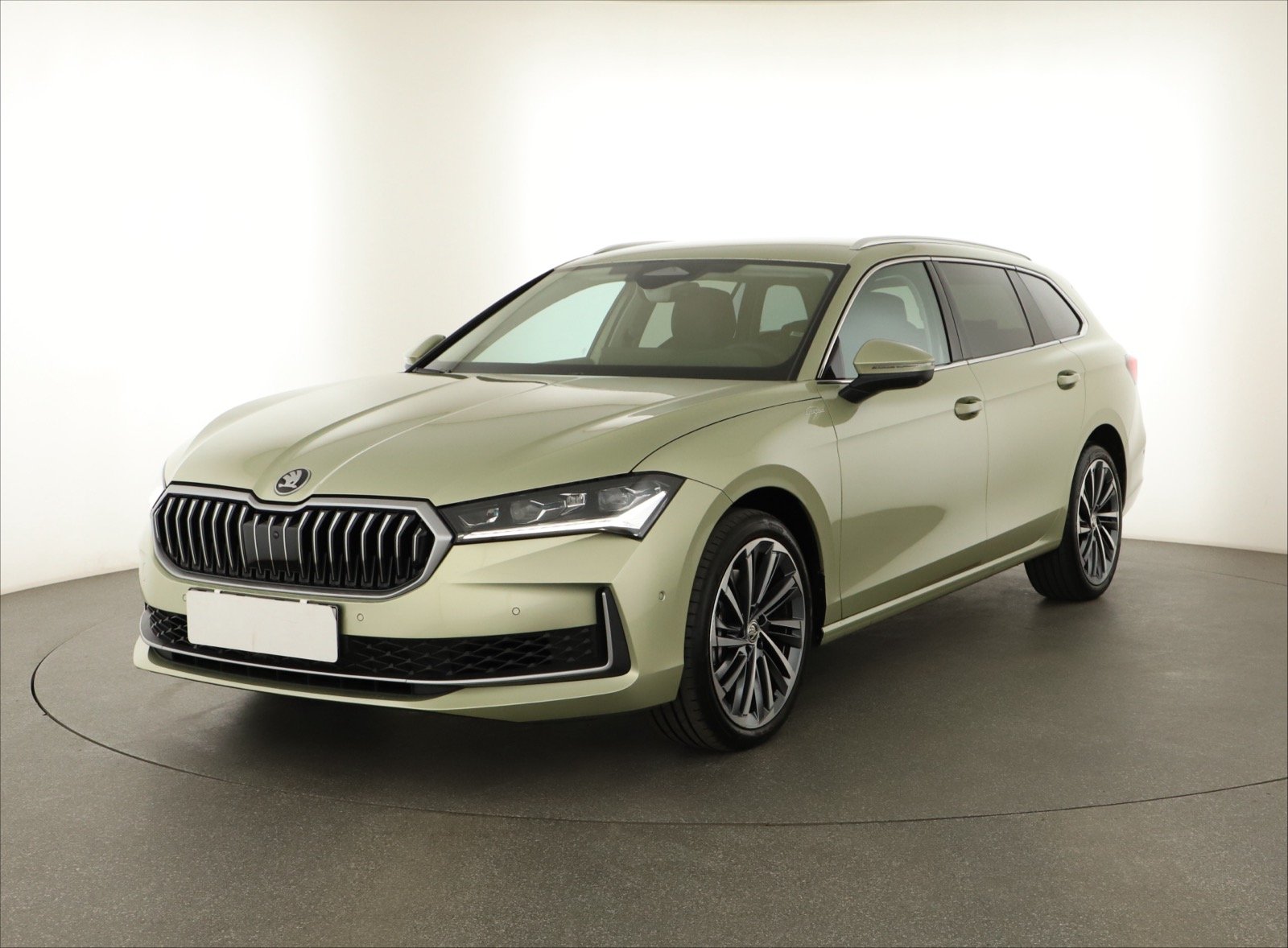 Škoda Superb - 2024