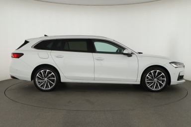 Škoda Superb - 2024