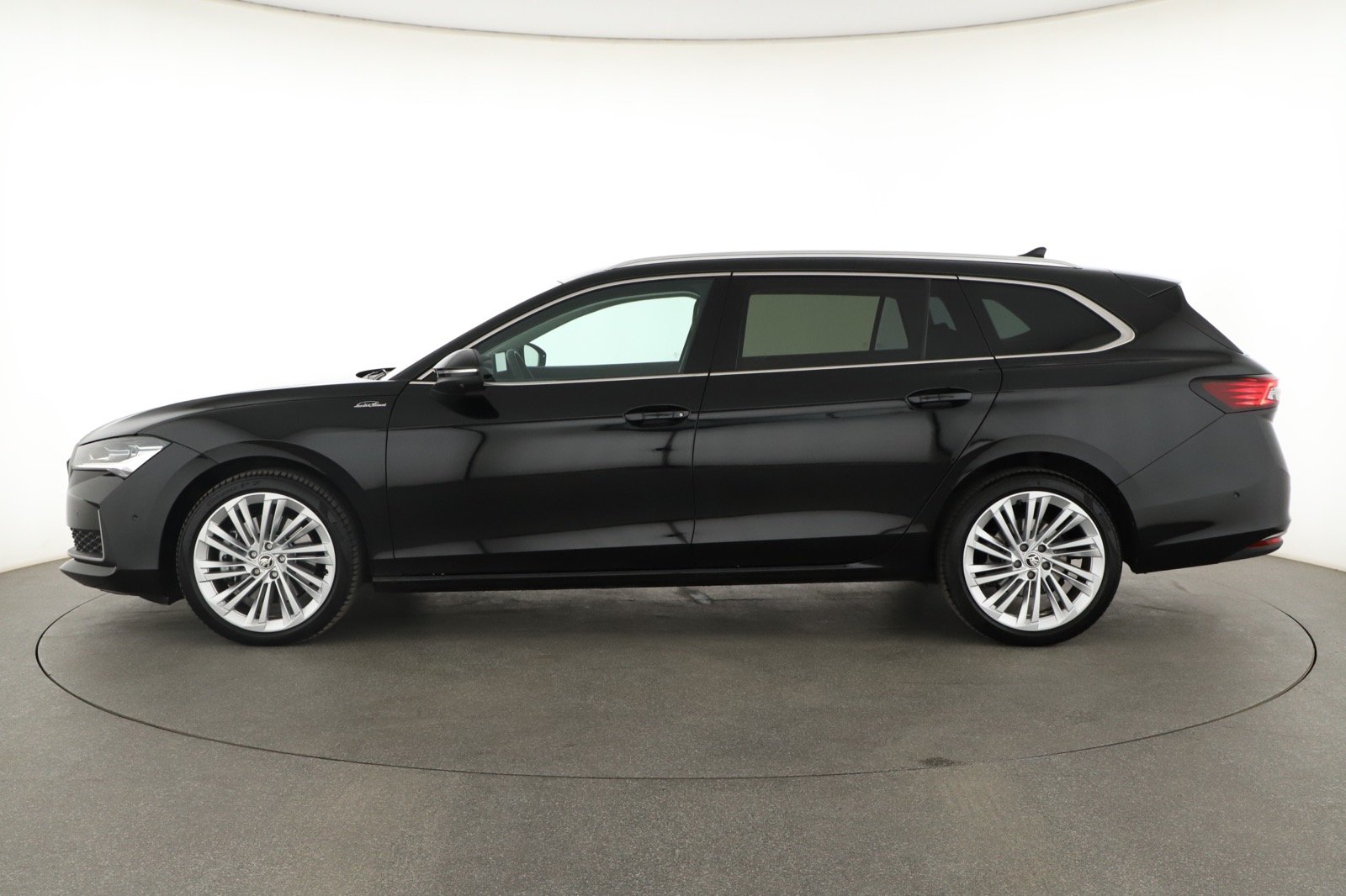 Škoda Superb - 2024
